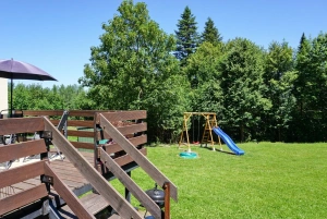 houpačka, skluzavka a vstup na terasu
