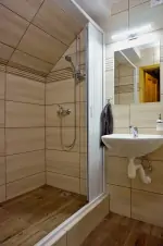 podkroví - ložnice s dvojlůžkem, 2 lůžky a koupelnou