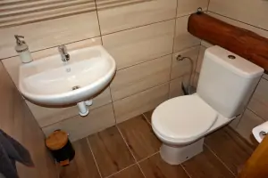 podkroví - ložnice s dvojlůžkem, 2 lůžky, koupelnou a samostatným WC