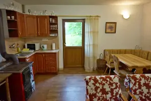 kuchyňský a jídelní kout v obytném pokoji