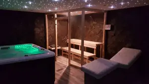 vířivka, finská sauna, relaxační lavice