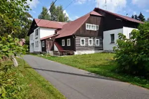 chata Albrechtice v Jizerských horách nabízí pronájem pro max. 21 osob