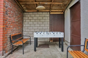 zastřešený stolní fotbálek