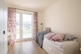 ložnice s&nbsp;rozkládací postelí (160&nbsp;cm)