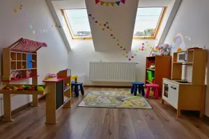 dětský koutek na chodbě v podkroví mezi ložnicemi