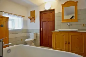 wc v koupelně