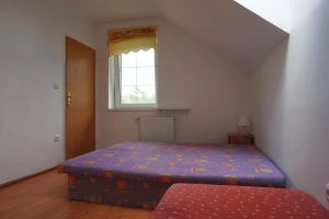 2-lůžková ložnice (třetí lůžko není k dispozici)