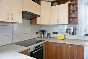 kuchyňský kout v obytném pokoji
