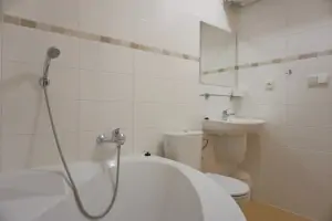 koupelna u ložnice s 2 dvojlůžky a lůžkem v prvním patře