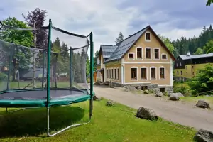 trampolína u rekreačního domu Josefův Důl - Karlov