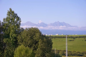 výhled na Poprad a na Vysoké Tatry