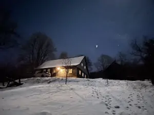 chalupa Horní Dušnice v zimě