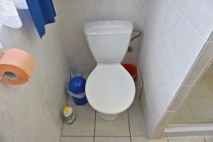 WC v koupelně