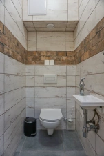 zázemí wellness zóny - samostatné WC