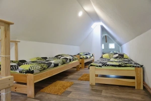 podkrovní 5-lůžková ložnice