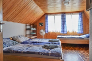 ložnice se 3 lůžky