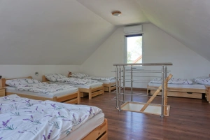 podkrovní ložnice s dvojlůžkem a 4 lůžky