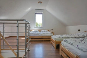 podkrovní ložnice s dvojlůžkem a 4 lůžky