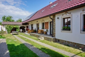 dvůr