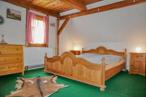 ložnice s dvojlůžkem a 2 lůžky 