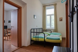 apartmán A - průchozí ložnice s dvojlůžkem