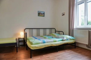 apartmán A - ložnice s dvojlůžkem a 2 lůžky