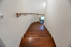 schody do společné chodby