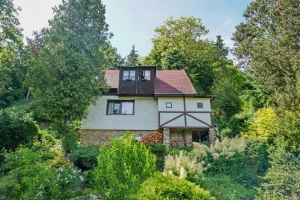chata Klášterec nad Ohří nabízí pronájem pro max. 4 dospělé osoby a 1 dítě do 12 let