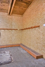 prostor bývalé garáže - možnost úschovy jízdních kol a lyží