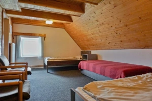 ložnice se 3 lůžky (ložnice č. 1 v podkroví)