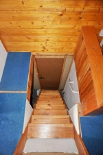 příkré schody do podkroví