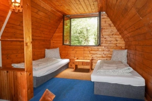 otevřená podkrovní ložnice se 4 lůžky
