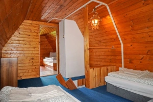 otevřená podkrovní ložnice se 4 lůžky