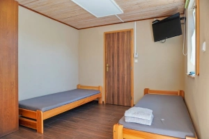 pokoj s dvojlůžkem, 2 lůžky, TV+SAT a el. spotřebiči (lednice s mrazicím boxem, varná konvice)