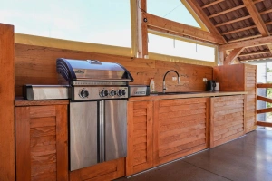 plně vybavená zahradní kuchyně