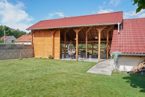 boční stěna terasy jde zavřít