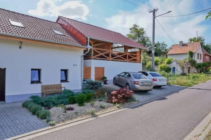 parkování u apartmánu Drnholec