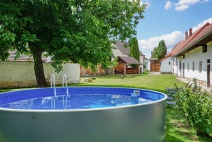 nadzemní kruhový bazén (průměr 3,6 m)