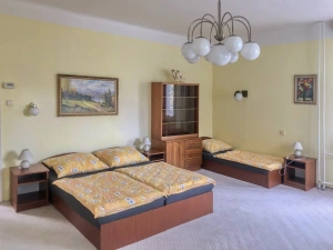 3-lůžková ložnice ve druhém patře