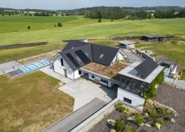 rekreační dům Šach se nachází na&nbsp;klidném místě zcela na&nbsp;okraji obce