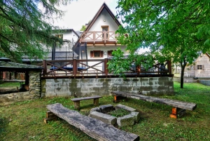 ohniště s lavičkami