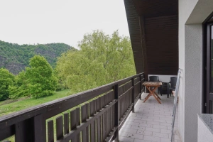 balkon s posezením