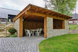 pergola s&nbsp;venkovním posezením