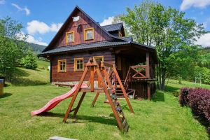 vyžití pro děti - skluzavka, houpačka, pískoviště
