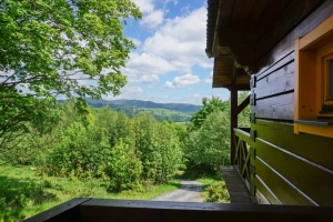 příjezdová cesta a krásné výhledy do okolí