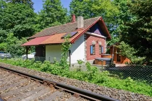 chalupa (strážní domek) Puchverk se nachází u železnicní trati Klatovy - Sušice - Horažďovice