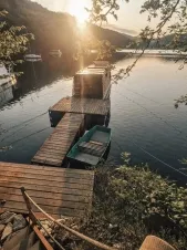možnost zapůjčení motorové lodičky pro 4 osoby