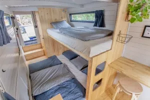 kajuta - patrová postel (spodní rošt 180 x 200 cm, vrchní rošt 90 x 200 cm)