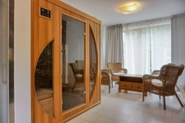 infrasauna pro 4 osoby a&nbsp;odpočívárna