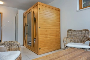 infrasauna pro 4 osoby a odpočívárna